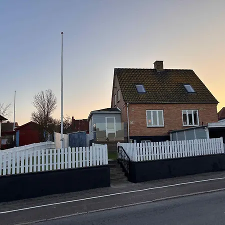 Apartment Cozy Located By Tejn Harbor *