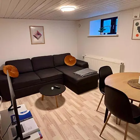 Cozy Located By Tejn Harbor Apartman *