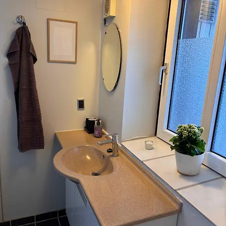 Cozy Located By Tejn Harbor *