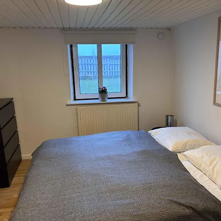 Cozy Located By Tejn Harbor Appartamento
