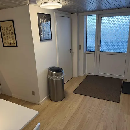 Cozy Located By Tejn Harbor Appartamento *